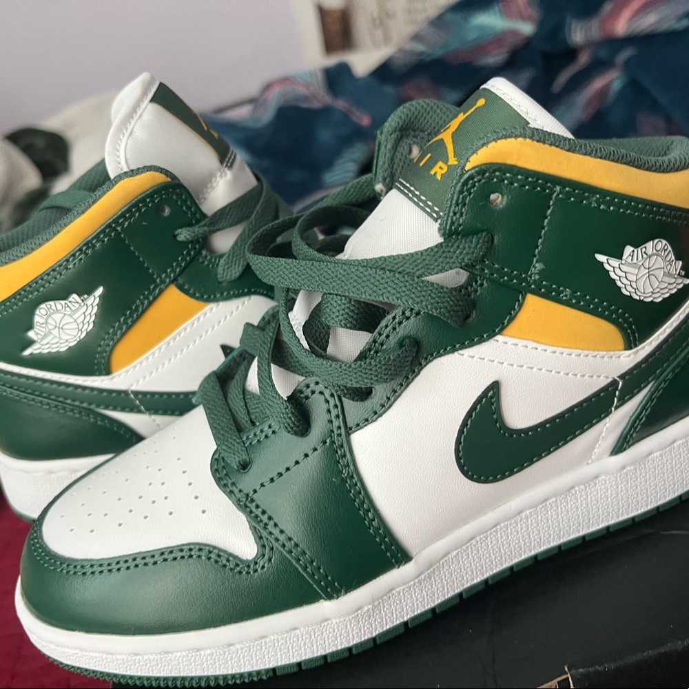 Jordan 1 (sonics)